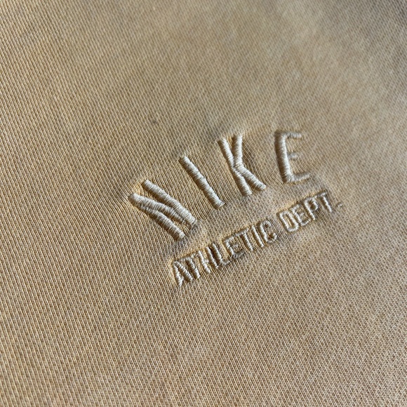 Yellow Nike Crewneck - Picture 3 of 4